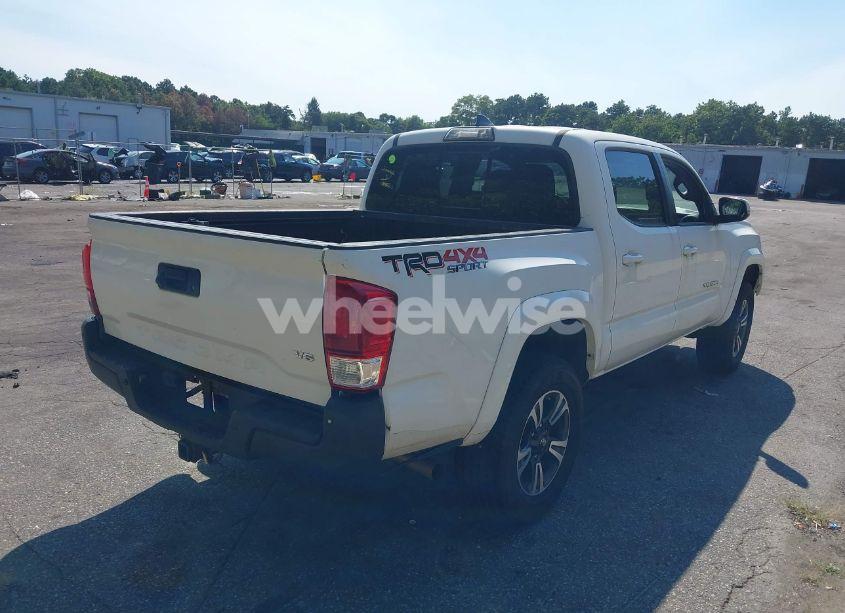 Photo 4 of 2017 Toyota Tacoma TRD SPORT (VIN 3TMCZ5AN7HM065835)