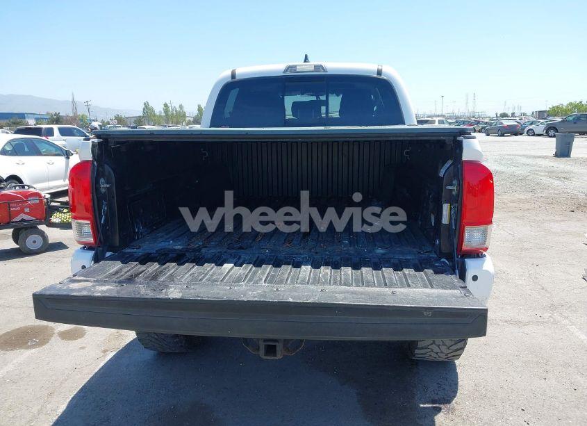 Photo 16 of 2017 Toyota Tacoma TRD OFF ROAD (VIN 3TMCZ5AN7HM095515)