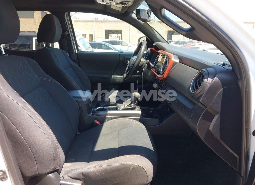 Photo 5 of 2017 Toyota Tacoma TRD OFF ROAD (VIN 3TMCZ5AN7HM095515)