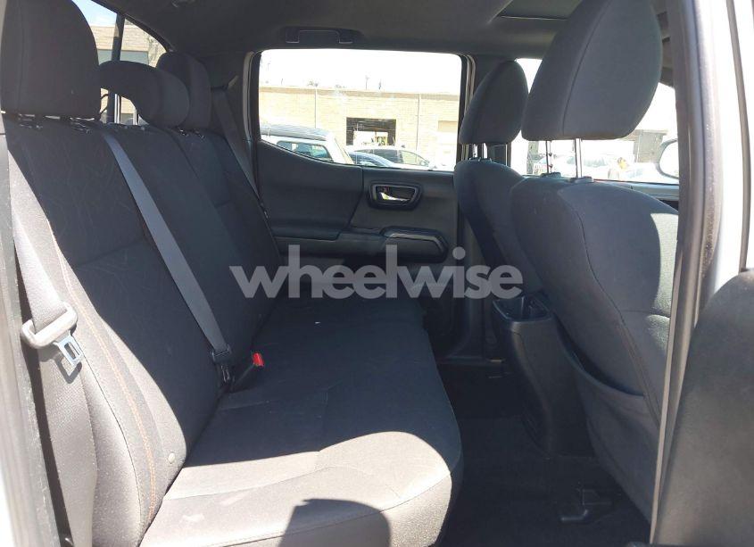 Photo 8 of 2017 Toyota Tacoma TRD OFF ROAD (VIN 3TMCZ5AN7HM095515)