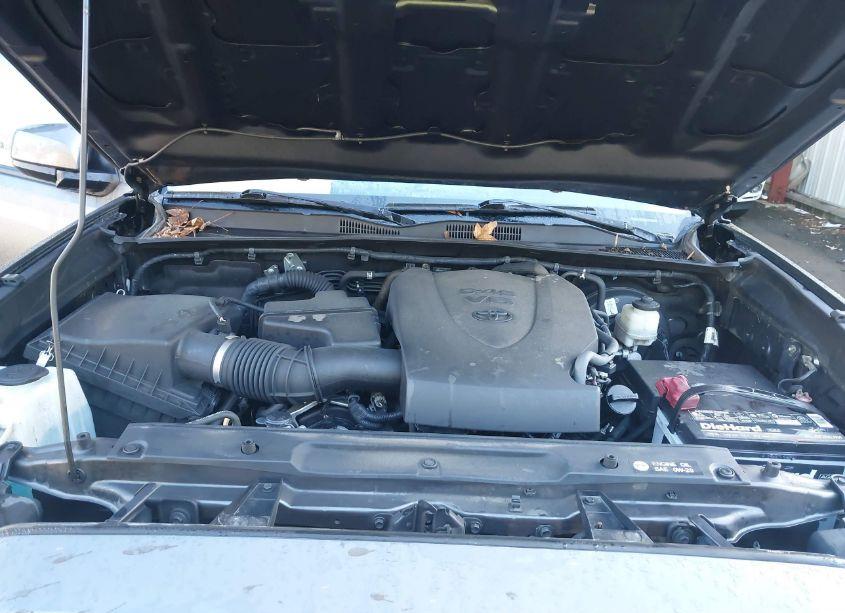 Photo 10 of 2018 Toyota Tacoma SR5 V6 (VIN 3TMCZ5AN7JM150387)