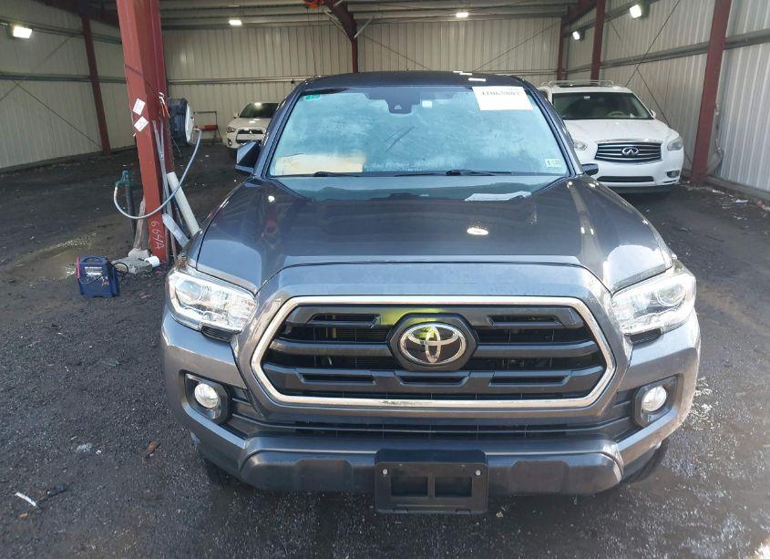 Photo 12 of 2018 Toyota Tacoma SR5 V6 (VIN 3TMCZ5AN7JM150387)