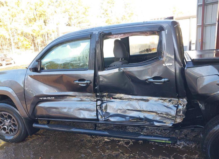 Photo 14 of 2018 Toyota Tacoma SR5 V6 (VIN 3TMCZ5AN7JM150387)