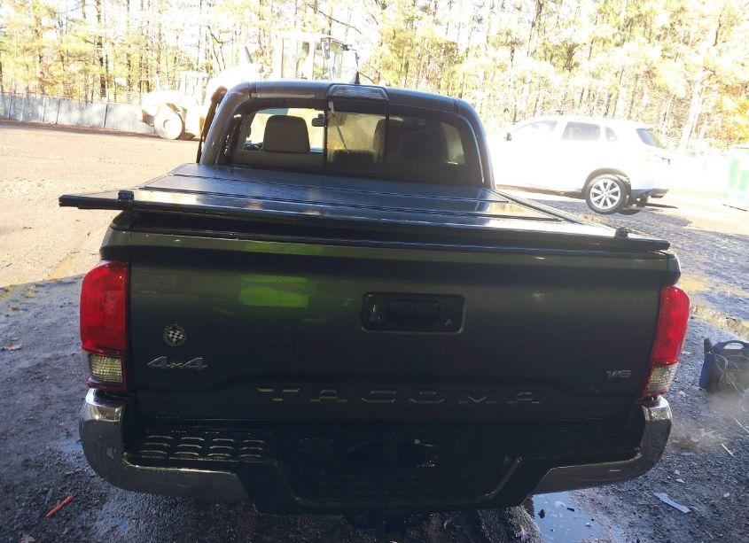 Photo 16 of 2018 Toyota Tacoma SR5 V6 (VIN 3TMCZ5AN7JM150387)