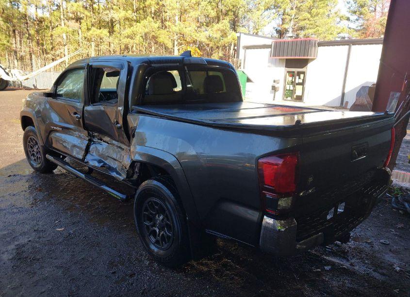 Photo 3 of 2018 Toyota Tacoma SR5 V6 (VIN 3TMCZ5AN7JM150387)