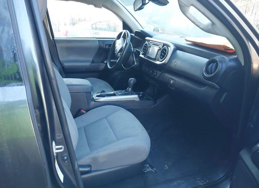 Photo 5 of 2018 Toyota Tacoma SR5 V6 (VIN 3TMCZ5AN7JM150387)