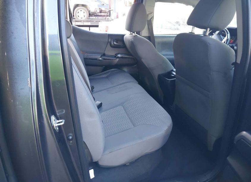 Photo 8 of 2018 Toyota Tacoma SR5 V6 (VIN 3TMCZ5AN7JM150387)