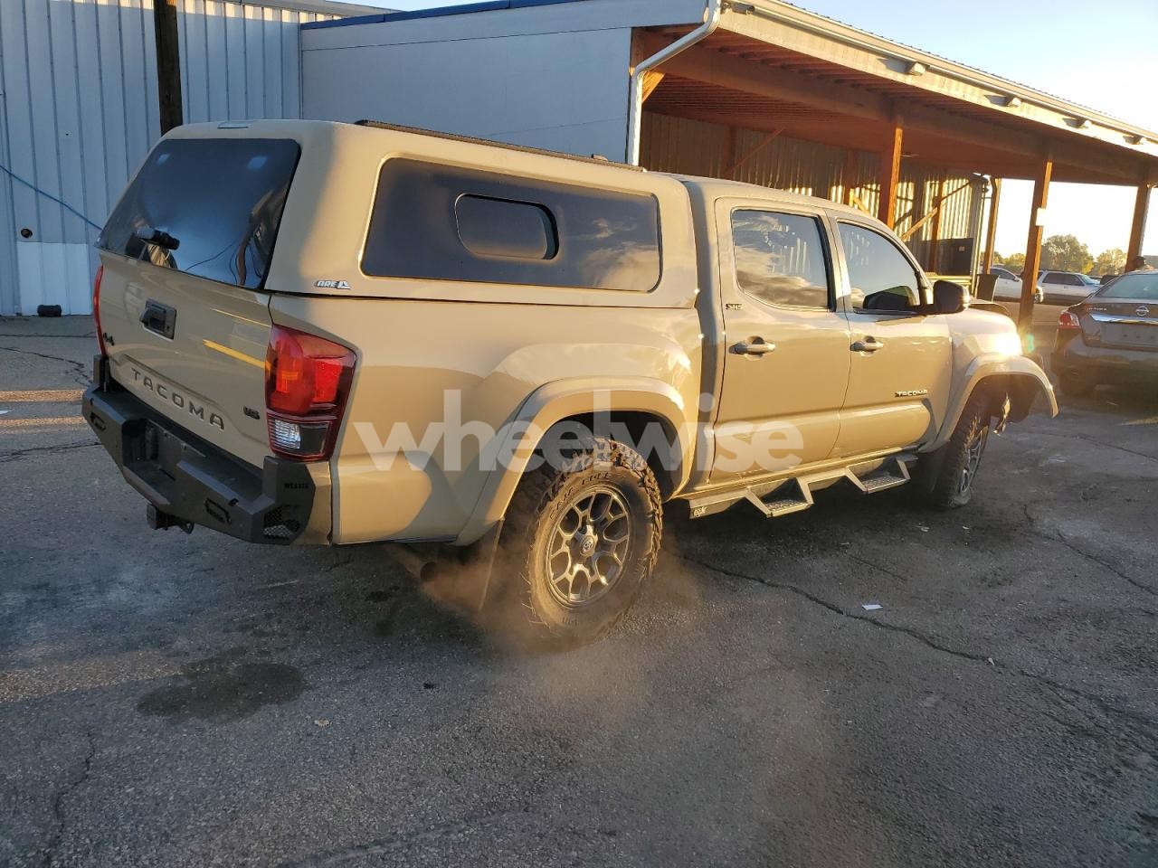 Photo 3 of 2018 TOYOTA TACOMA DOUBLE CAB (VIN 3TMCZ5AN7JM159753)
