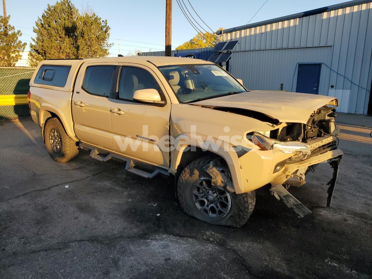Photo 4 of 2018 TOYOTA TACOMA DOUBLE CAB (VIN 3TMCZ5AN7JM159753)