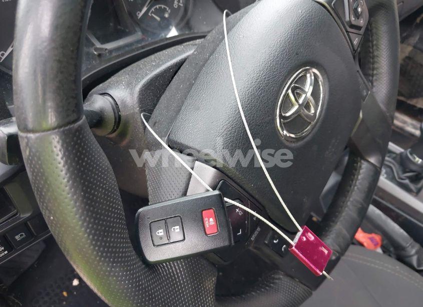 Photo 11 of 2018 Toyota Tacoma TRD OFF ROAD (VIN 3TMCZ5AN7JM159994)