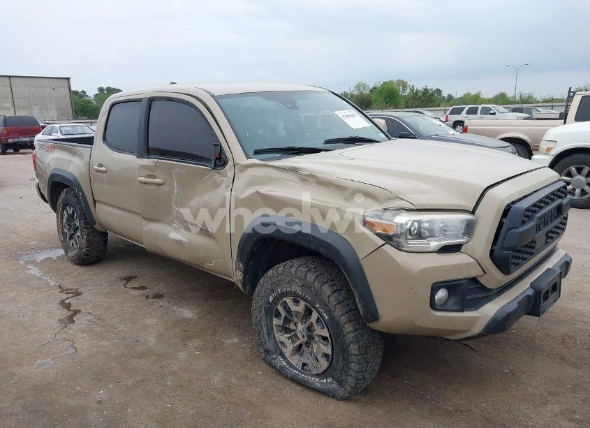 Photo 14 of 2018 Toyota Tacoma TRD OFF ROAD (VIN 3TMCZ5AN7JM159994)