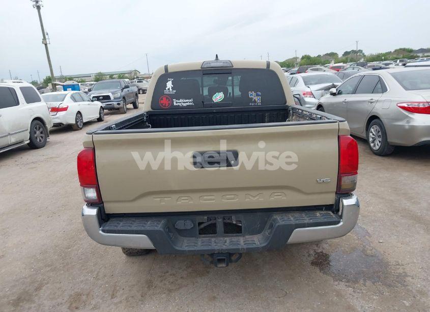 Photo 17 of 2018 Toyota Tacoma TRD OFF ROAD (VIN 3TMCZ5AN7JM159994)