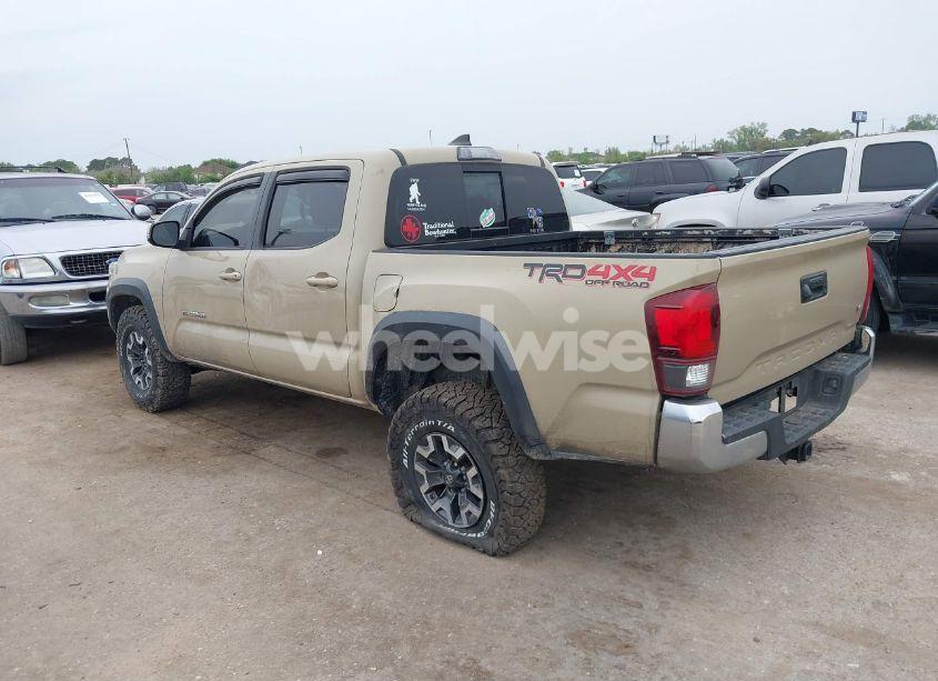 Photo 3 of 2018 Toyota Tacoma TRD OFF ROAD (VIN 3TMCZ5AN7JM159994)
