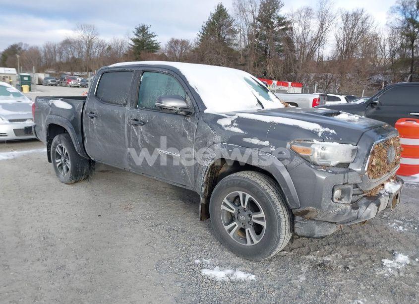 2019 Toyota Tacoma DOUBLE CAB/SR/SR5/TRD SPORT/TRD OFF ROAD/TRD PRO (VIN 3TMCZ5AN7KM284592) main photo