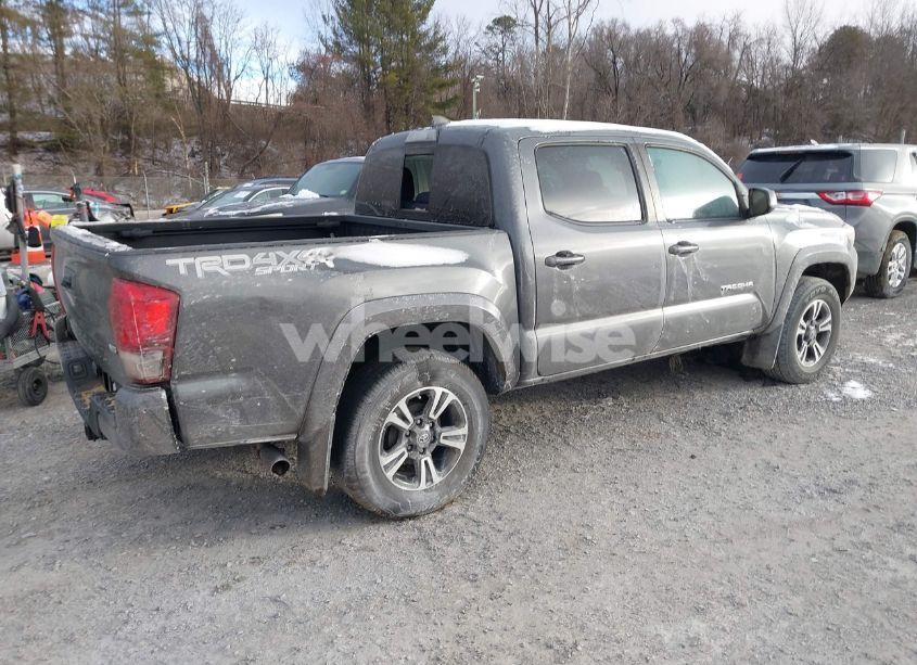 Photo 4 of 2019 Toyota Tacoma DOUBLE CAB/SR/SR5/TRD SPORT/TRD OFF ROAD/TRD PRO (VIN 3TMCZ5AN7KM284592)