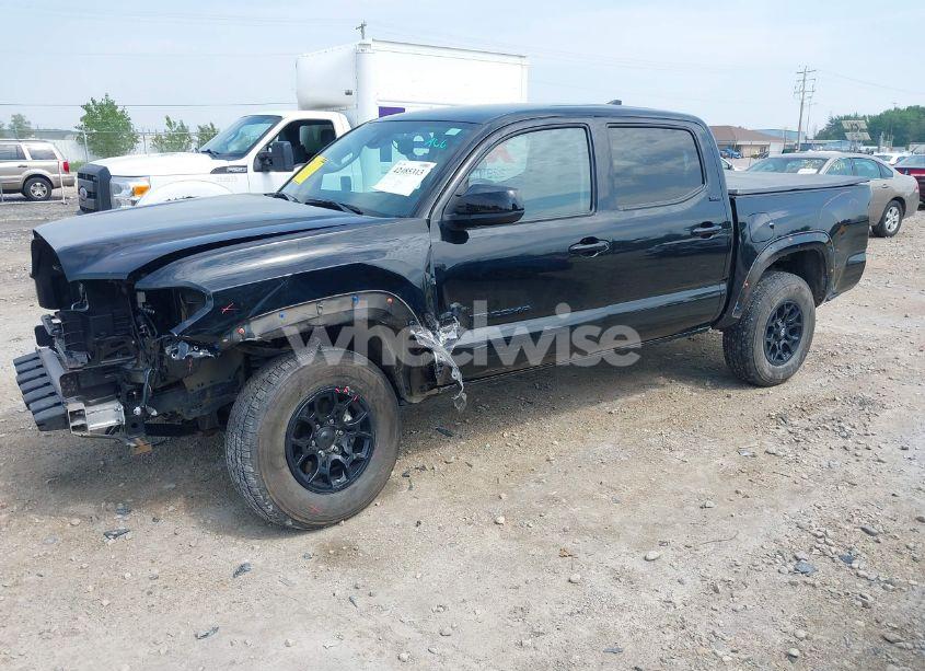 Photo 2 of 2019 Toyota Tacoma SR5 V6 (VIN 3TMCZ5AN7KM285225)