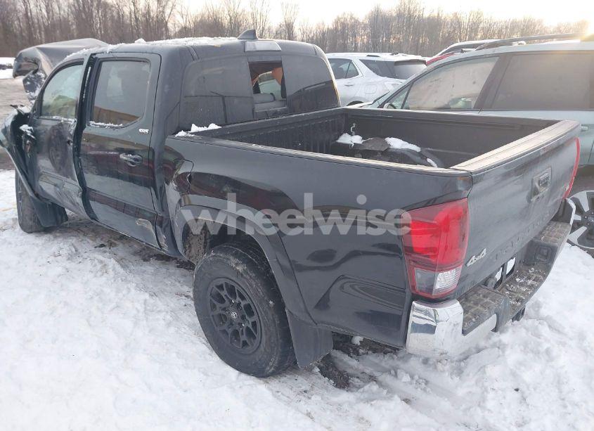 Photo 3 of 2022 Toyota Tacoma SR5 V6 (VIN 3TMCZ5AN7NM467401)