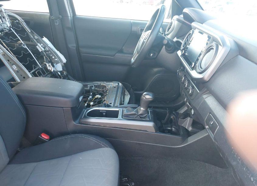 Photo 5 of 2022 Toyota Tacoma TRD OFF ROAD (VIN 3TMCZ5AN7NM499202)