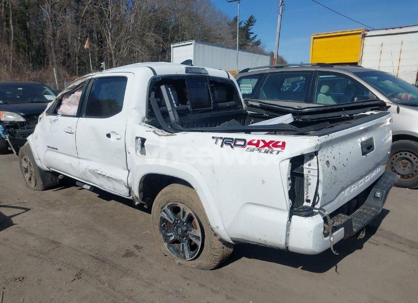 Photo 3 of 2017 Toyota Tacoma TRD SPORT (VIN 3TMCZ5AN8HM064886)