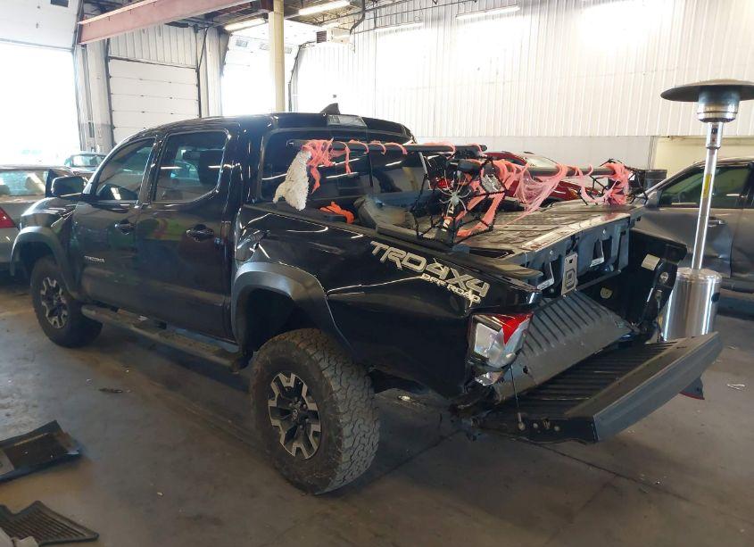 Photo 3 of 2017 Toyota Tacoma TRD OFF ROAD (VIN 3TMCZ5AN8HM076391)