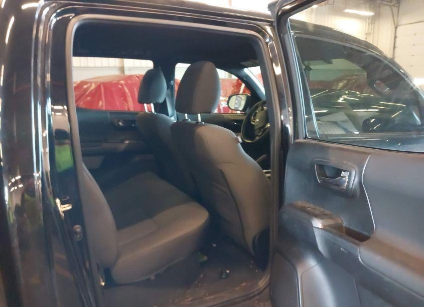 Photo 8 of 2017 Toyota Tacoma TRD OFF ROAD (VIN 3TMCZ5AN8HM076391)