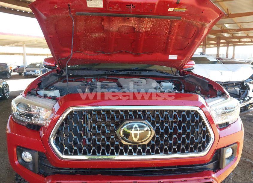 Photo 10 of 2018 Toyota Tacoma TRD OFF ROAD (VIN 3TMCZ5AN8JM141486)