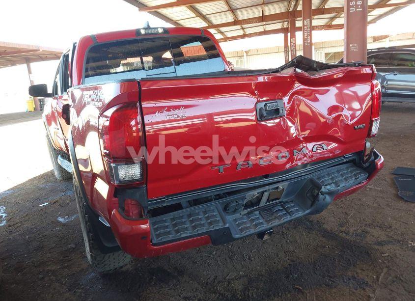 Photo 3 of 2018 Toyota Tacoma TRD OFF ROAD (VIN 3TMCZ5AN8JM141486)