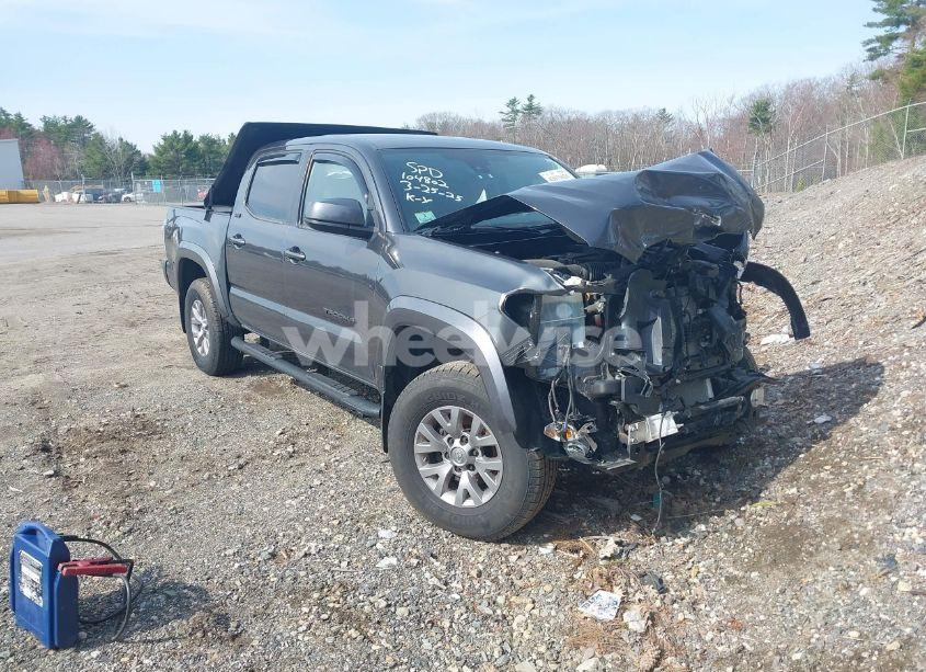 2018 Toyota Tacoma SR5 V6 (VIN 3TMCZ5AN8JM144064) main photo