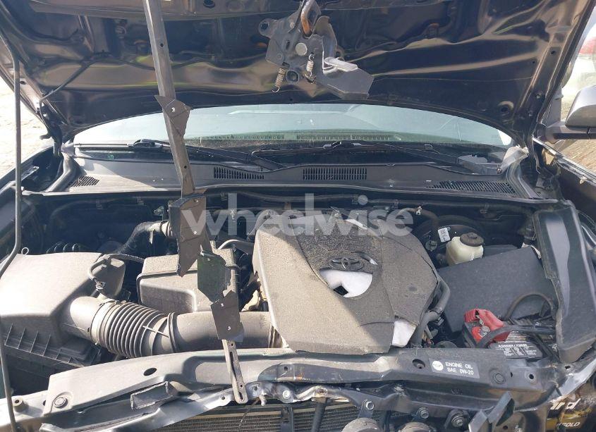 Photo 10 of 2018 Toyota Tacoma SR5 V6 (VIN 3TMCZ5AN8JM144064)