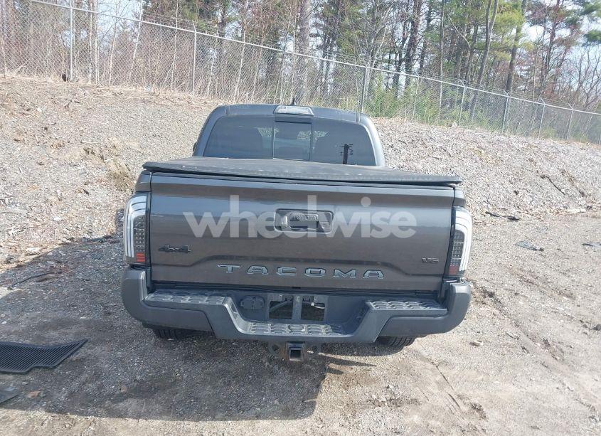 Photo 16 of 2018 Toyota Tacoma SR5 V6 (VIN 3TMCZ5AN8JM144064)