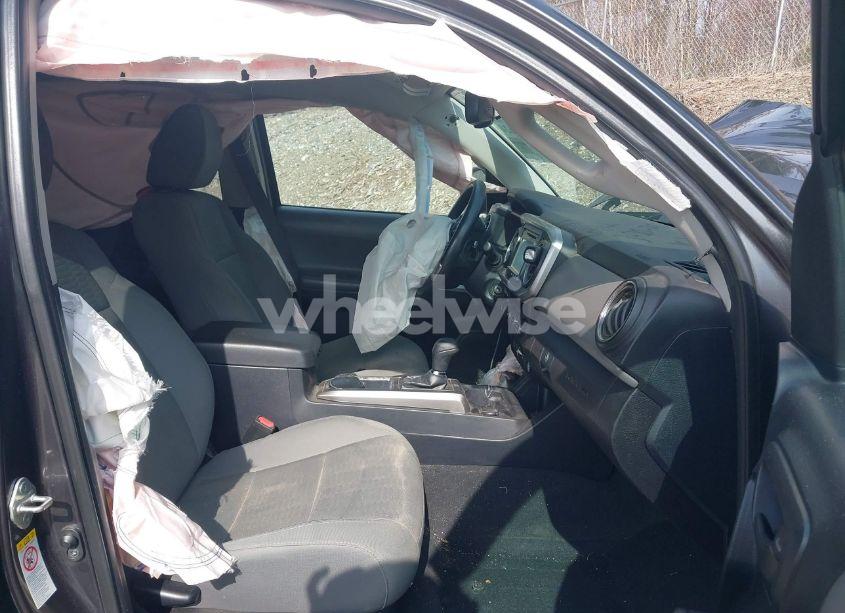 Photo 5 of 2018 Toyota Tacoma SR5 V6 (VIN 3TMCZ5AN8JM144064)