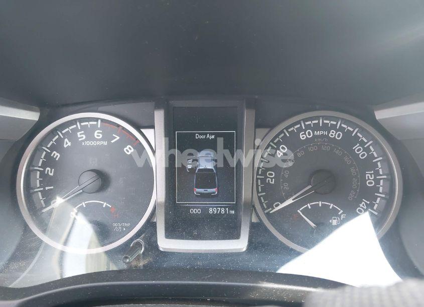 Photo 7 of 2018 Toyota Tacoma SR5 V6 (VIN 3TMCZ5AN8JM144064)