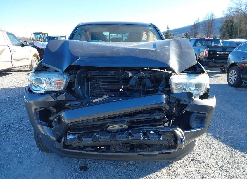 Photo 13 of 2018 Toyota Tacoma SR V6 (VIN 3TMCZ5AN8JM161706)