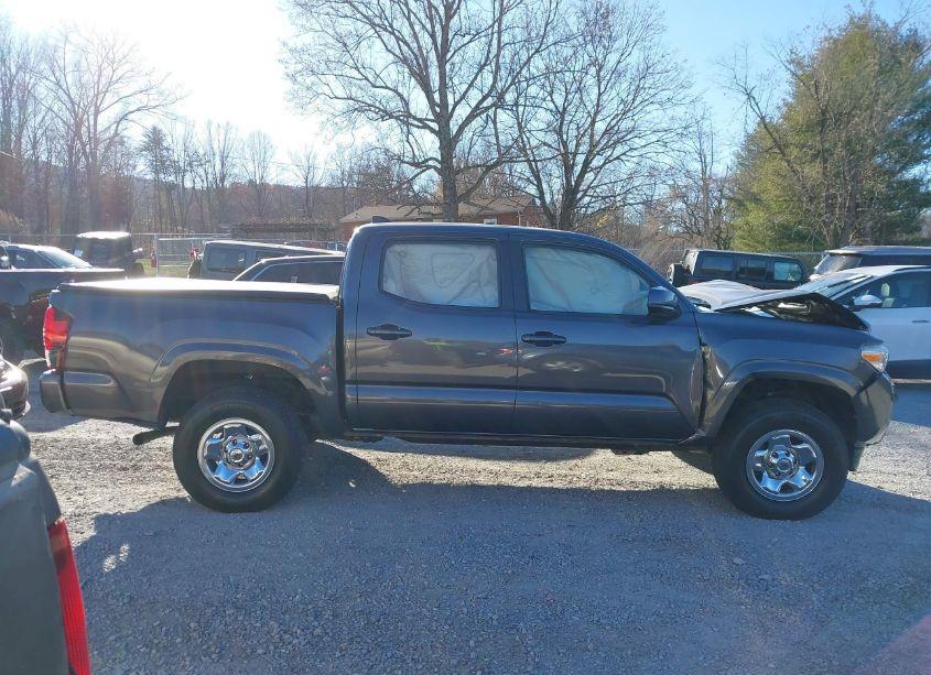 Photo 14 of 2018 Toyota Tacoma SR V6 (VIN 3TMCZ5AN8JM161706)