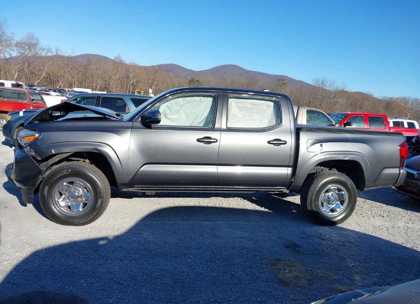 Photo 15 of 2018 Toyota Tacoma SR V6 (VIN 3TMCZ5AN8JM161706)