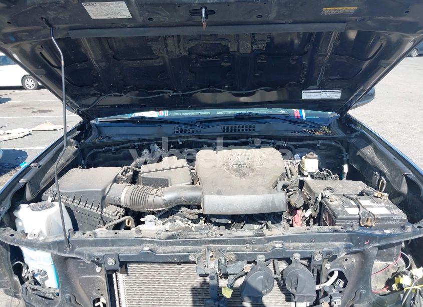 Photo 10 of 2018 Toyota Tacoma SR V6 (VIN 3TMCZ5AN8JM186525)