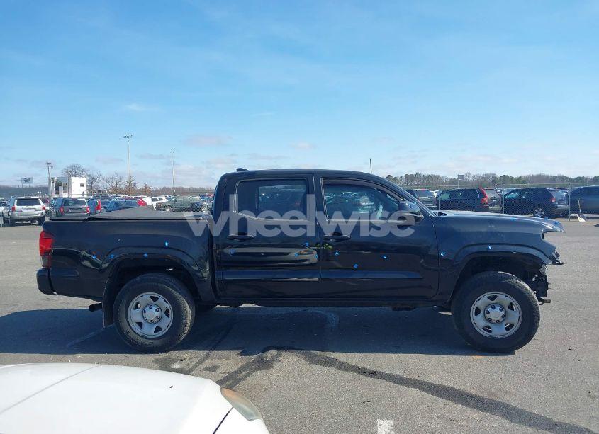 Photo 13 of 2018 Toyota Tacoma SR V6 (VIN 3TMCZ5AN8JM186525)