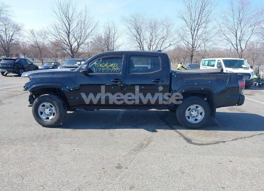 Photo 14 of 2018 Toyota Tacoma SR V6 (VIN 3TMCZ5AN8JM186525)