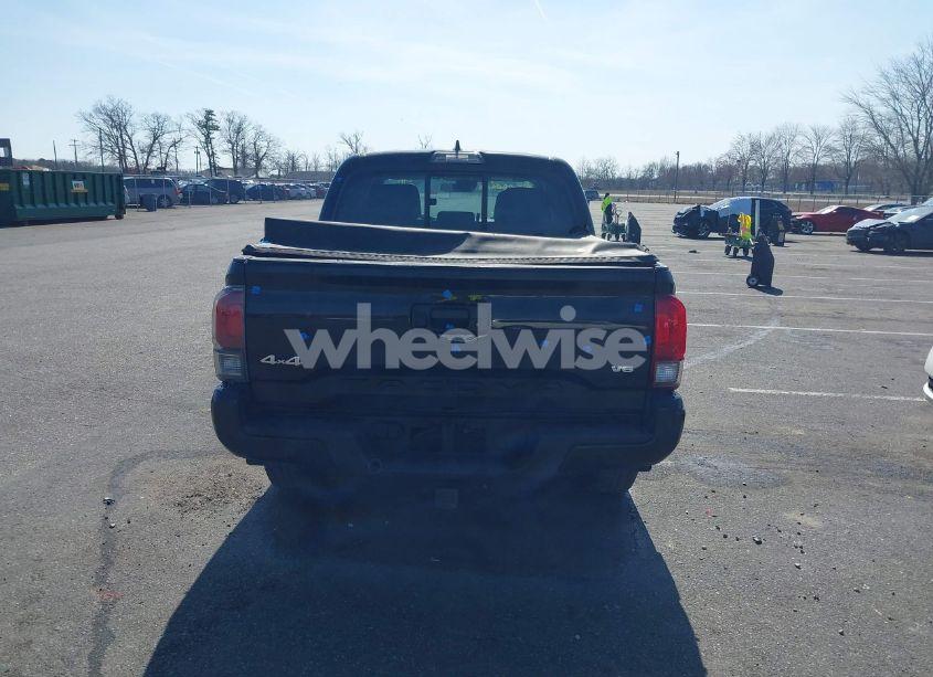 Photo 16 of 2018 Toyota Tacoma SR V6 (VIN 3TMCZ5AN8JM186525)