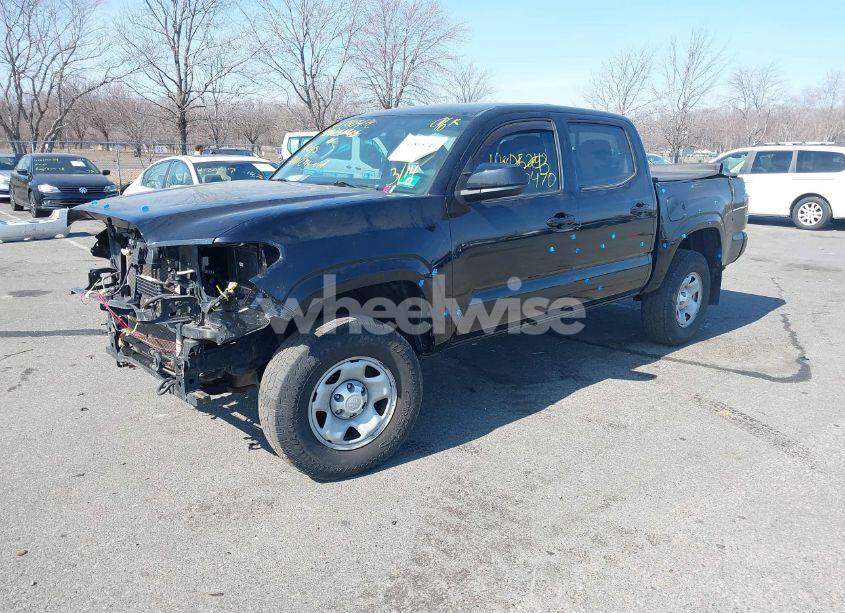 Photo 2 of 2018 Toyota Tacoma SR V6 (VIN 3TMCZ5AN8JM186525)
