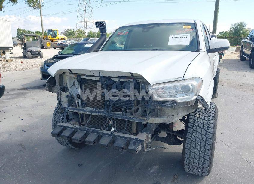 Photo 12 of 2019 Toyota Tacoma SR5 V6 (VIN 3TMCZ5AN8KM198921)