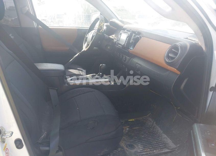 Photo 5 of 2019 Toyota Tacoma SR5 V6 (VIN 3TMCZ5AN8KM198921)