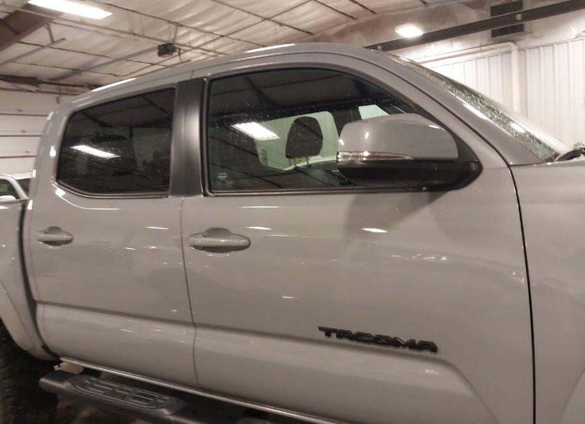 Photo 14 of 2019 Toyota Tacoma TRD SPORT (VIN 3TMCZ5AN8KM253660)