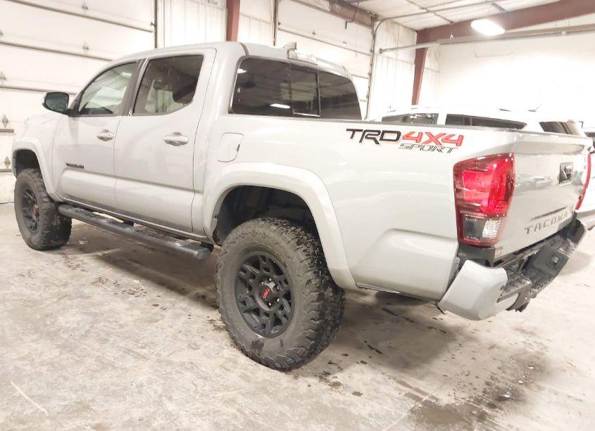 Photo 3 of 2019 Toyota Tacoma TRD SPORT (VIN 3TMCZ5AN8KM253660)