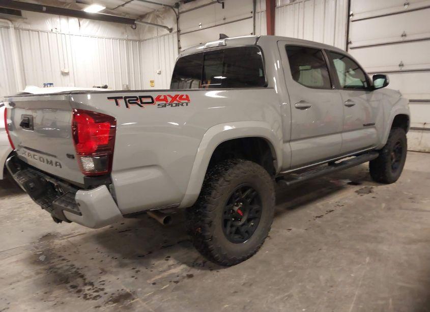 Photo 4 of 2019 Toyota Tacoma TRD SPORT (VIN 3TMCZ5AN8KM253660)