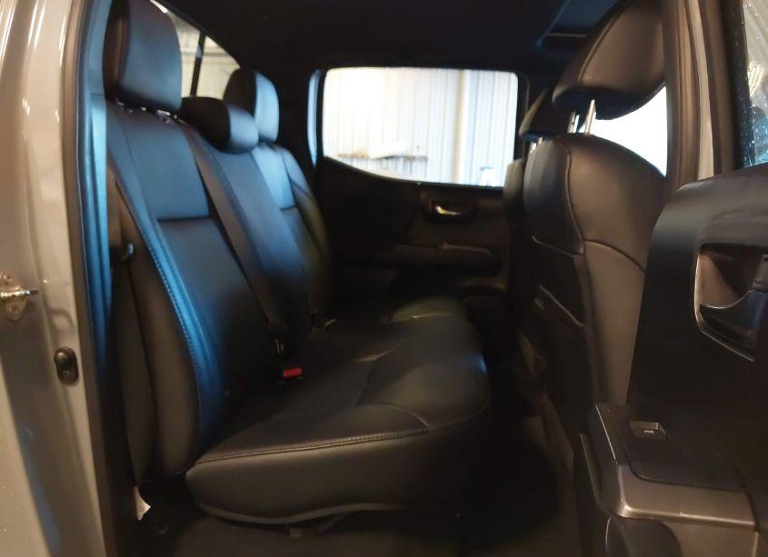 Photo 8 of 2019 Toyota Tacoma TRD SPORT (VIN 3TMCZ5AN8KM253660)