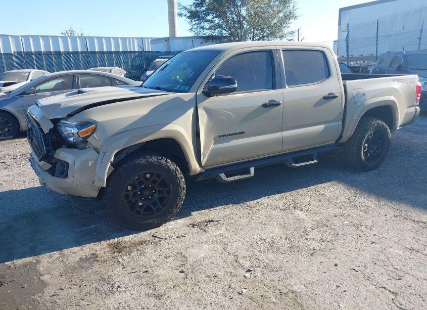 Photo 2 of 2019 Toyota Tacoma TRD SPORT (VIN 3TMCZ5AN8KM261127)