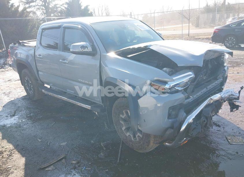 2019 Toyota Tacoma TRD OFF ROAD (VIN 3TMCZ5AN8KM268854) main photo