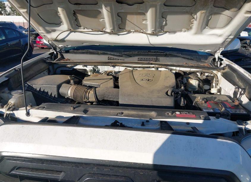 Photo 10 of 2019 Toyota Tacoma SR V6 (VIN 3TMCZ5AN8KM272130)