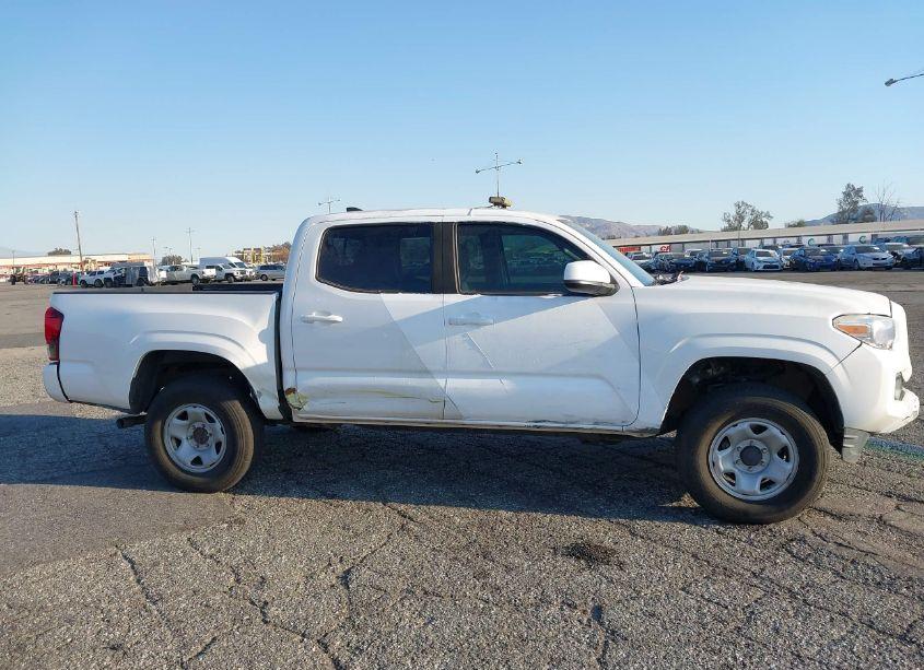 Photo 13 of 2019 Toyota Tacoma SR V6 (VIN 3TMCZ5AN8KM272130)